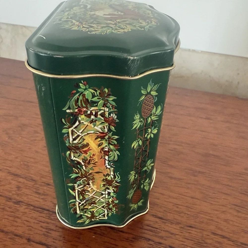 AVON Christmas Tin Canister empty Made in England 1981 Green Christmas Scene VTG